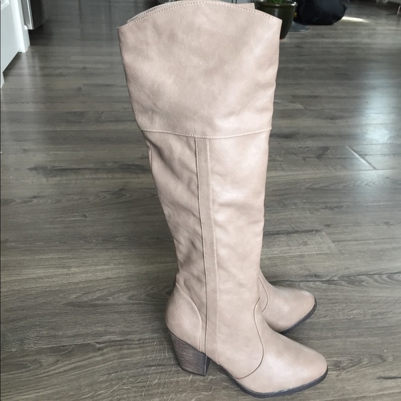Dollhouse Shoes - Dollhouse ‘attention’ boots size 8